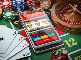 52m ဘင်ဂို ကစားနည်းနှင့် Bingo Card ပူးပြီး BINGO ကြေငြာနေသောပုံ